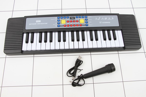 Синтезатор на бат.  с микрофоном,  37 клавиш,  в/к 52, 5*4, 5*15 см. - фото товара